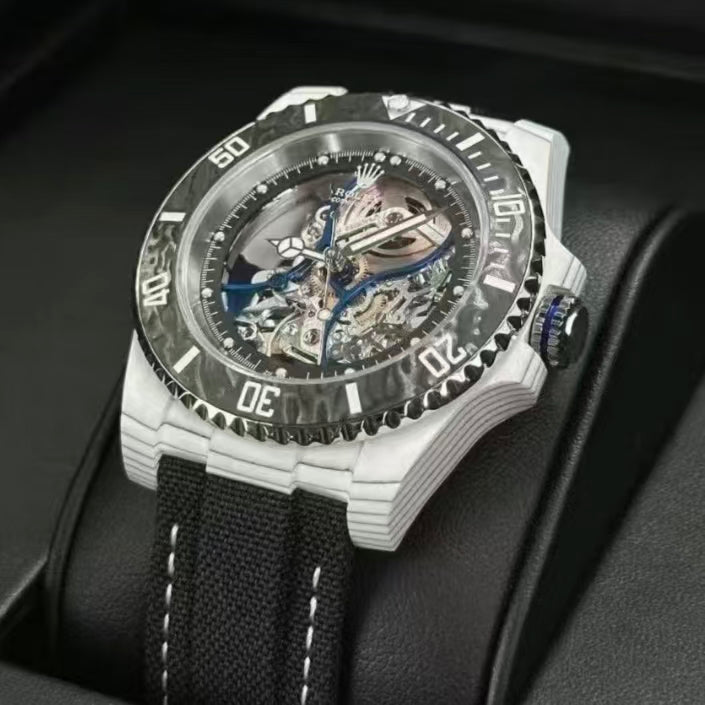 Submariner White quartz carbon fiber case and black carbon fiber submarine-style design