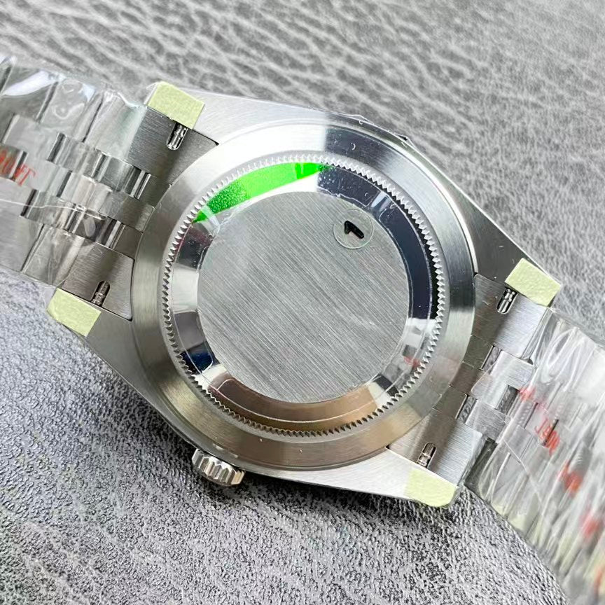 Log Series, with grey diamond dial!