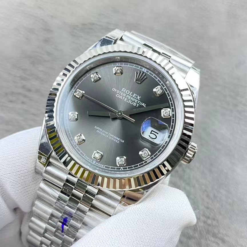 Log Series, with grey diamond dial!