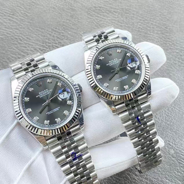 Log Series, with grey diamond dial!