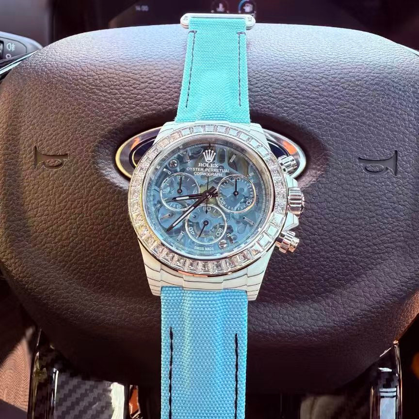 TW Factory's carbon fiber customized version of the Chronograph Daytona series.