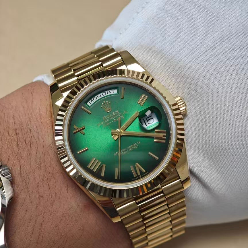 smoky green Sunday calendar with automatic mechanical movement model DD 325