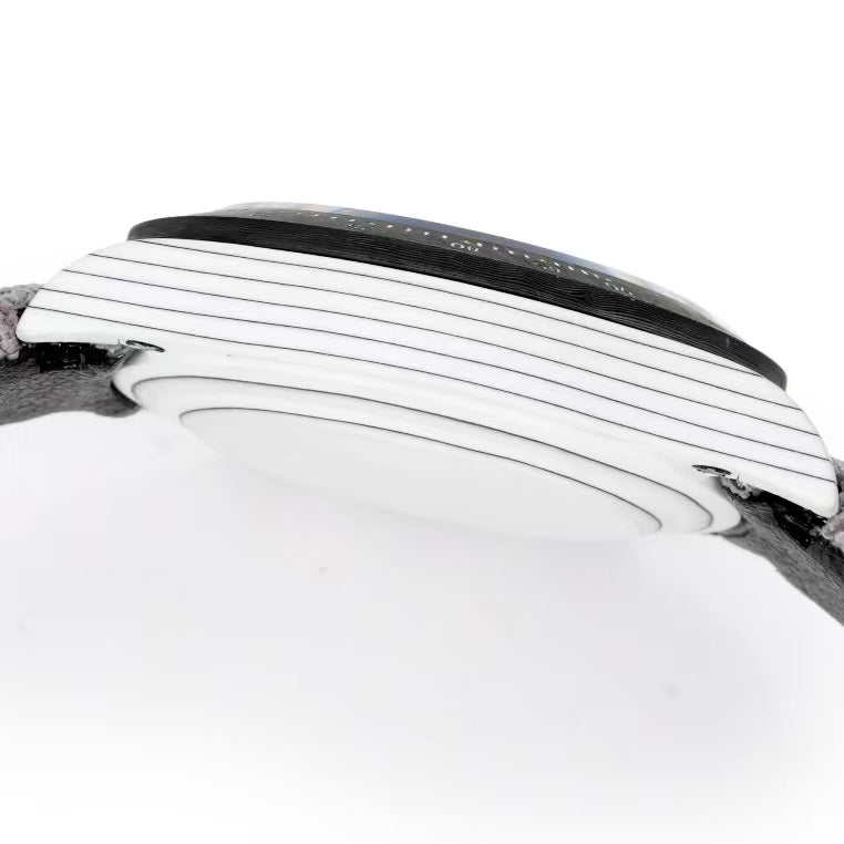 TW Factory's carbon fiber customized version of the Chronograph Daytona series.