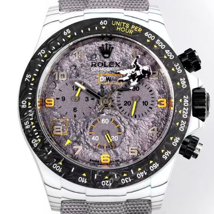 TW Factory's carbon fiber customized version of the Chronograph Daytona series.