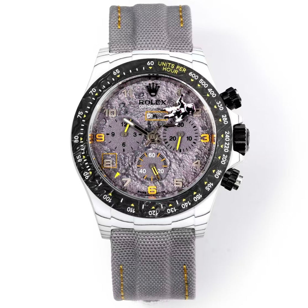 TW Factory's carbon fiber customized version of the Chronograph Daytona series.