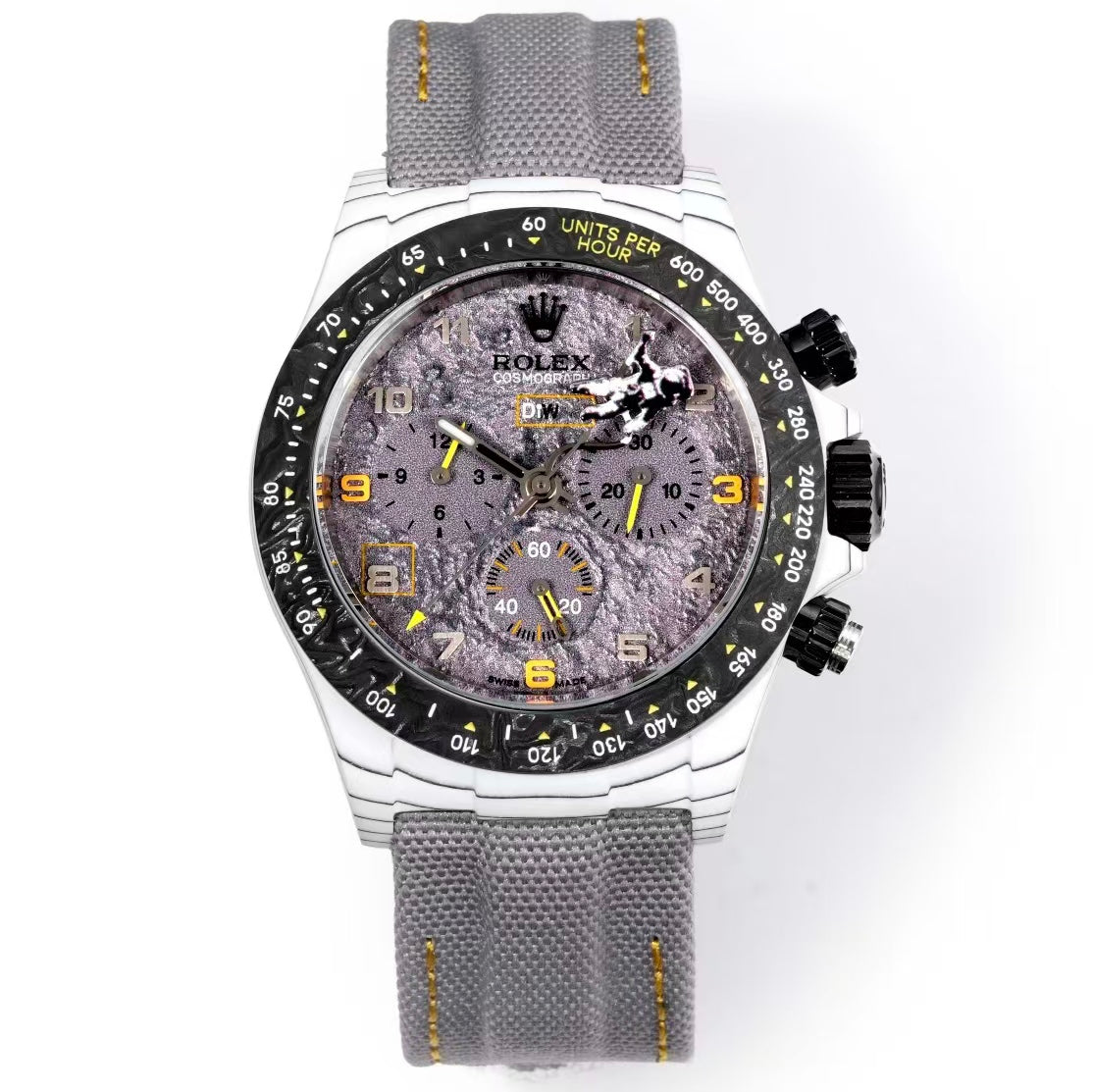 TW Factory's carbon fiber customized version of the Chronograph Daytona series.