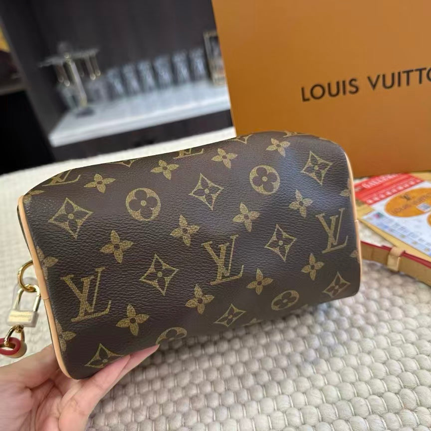 High-end Bag Customization - LV