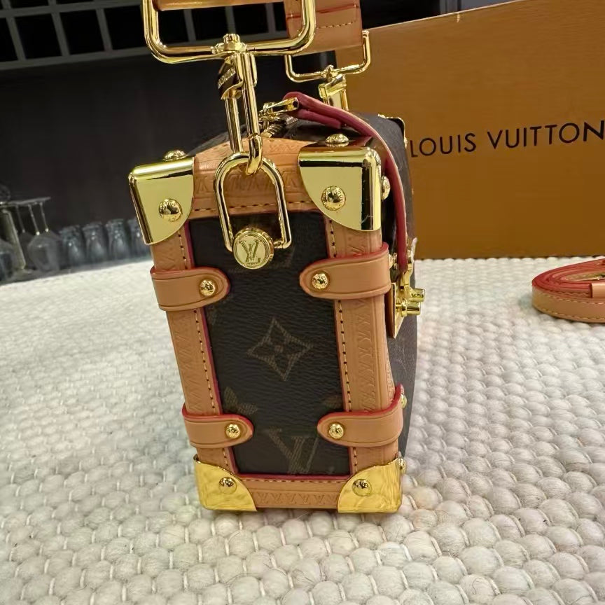 High-end Bag Customization - LV