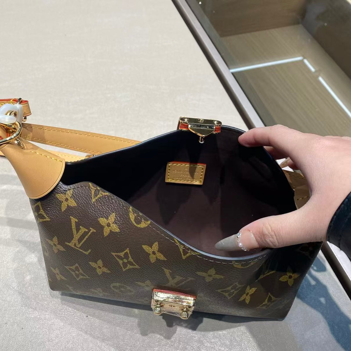 High-end Bag Customization - LV
