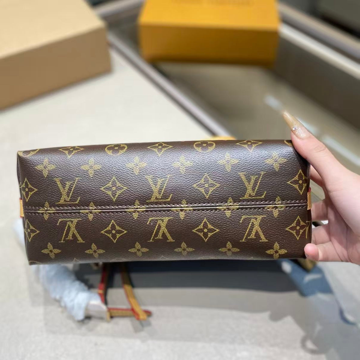 High-end Bag Customization - LV