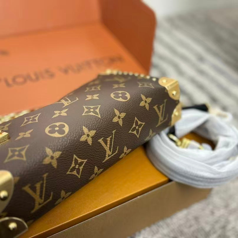 High-end Bag Customization - LV
