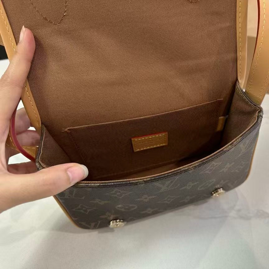High-end Bag Customization - LV