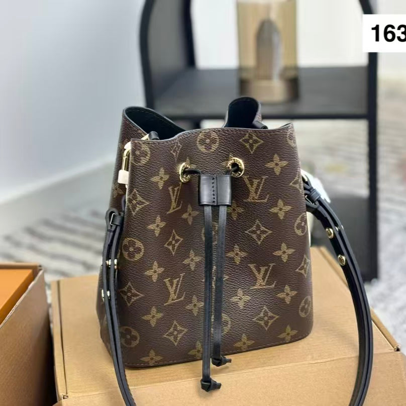High-end Bag Customization - LV