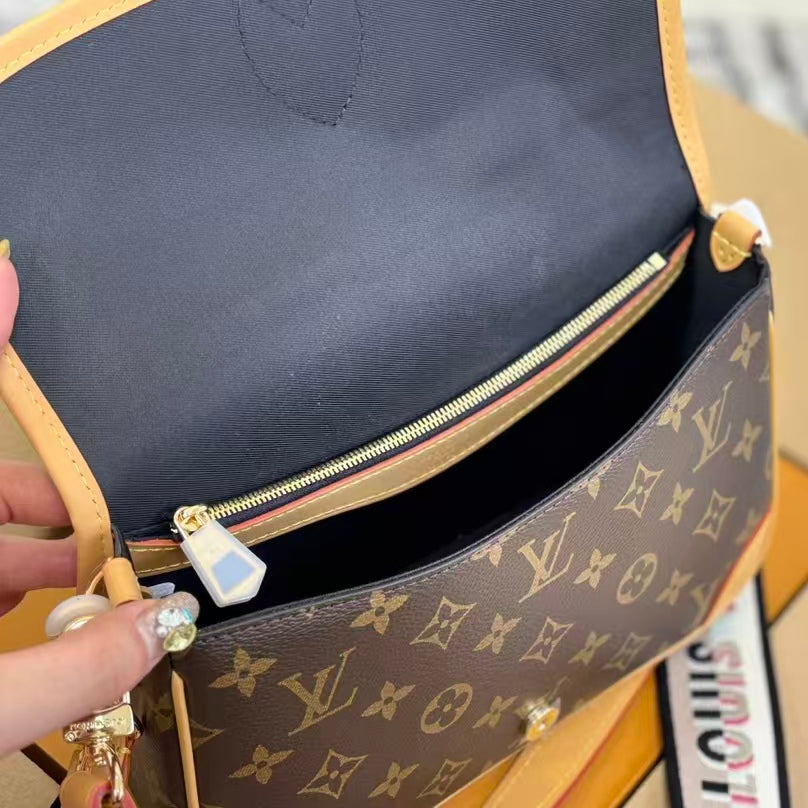 High-end Bag Customization - LV
