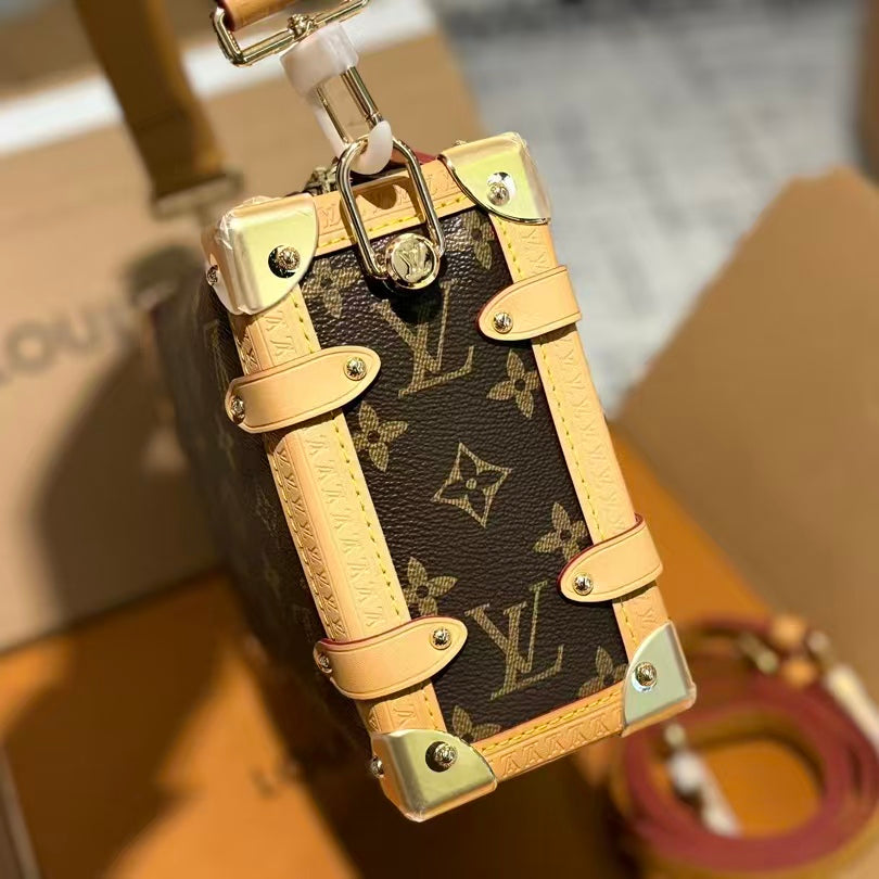 High-end Bag Customization - LV