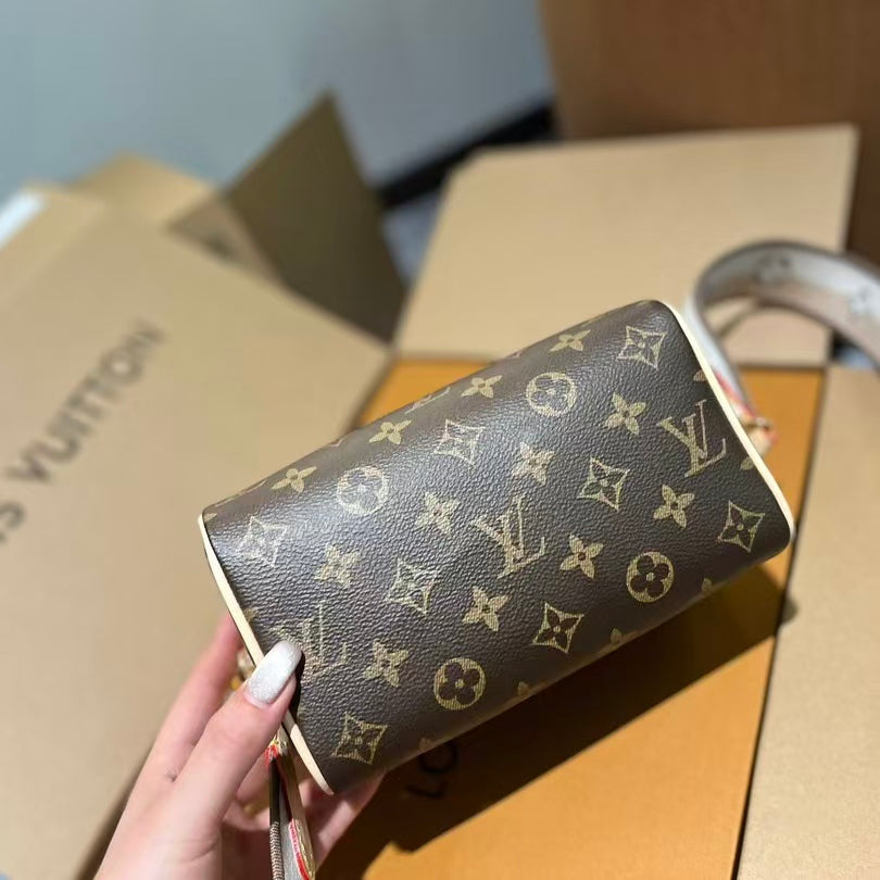 High-end Bag Customization - LV
