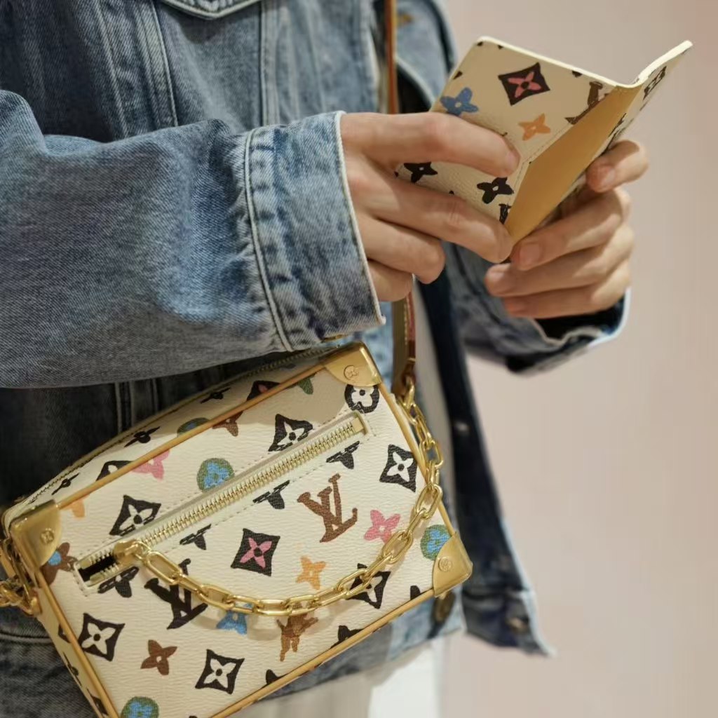 High-end Bag Customization - LV
