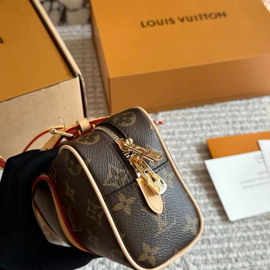 High-end Bag Customization - LV
