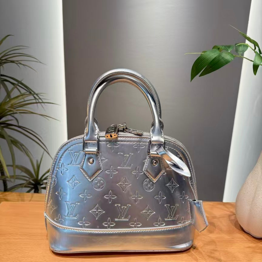 High-end Bag Customization - LV