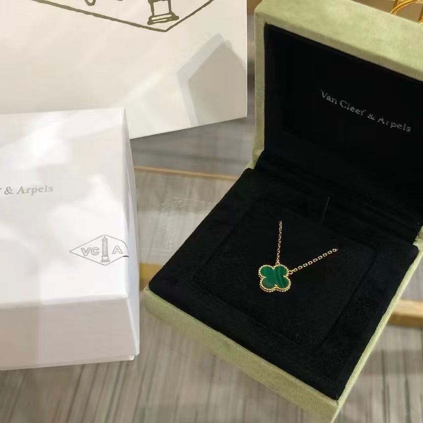 Exquisite Necklace and Bracelet Jewelry Collection