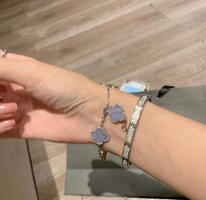 Exquisite Necklace and Bracelet Jewelry Collection