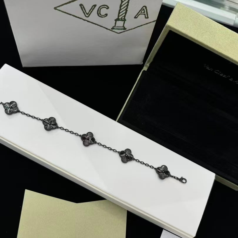 Exquisite Necklace and Bracelet Jewelry Collection