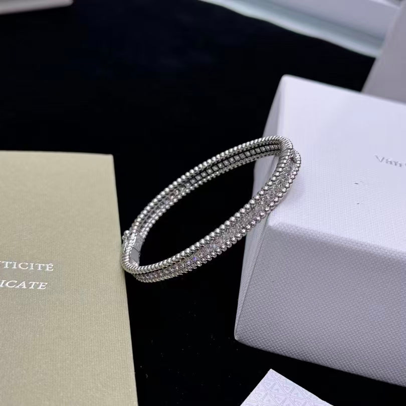Exquisite Necklace and Bracelet Jewelry Collection