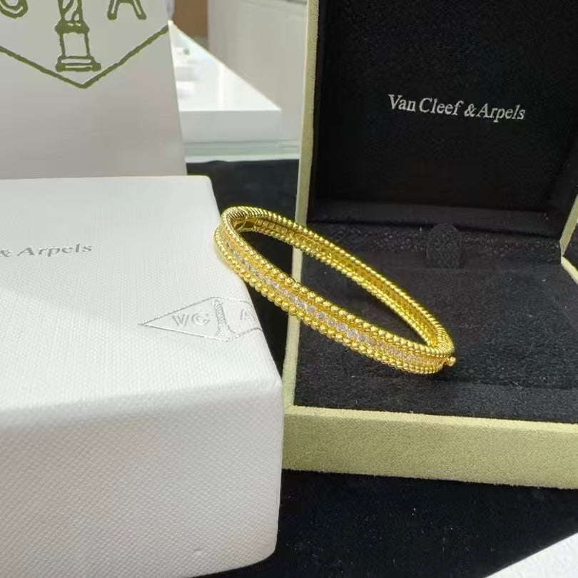 Exquisite Necklace and Bracelet Jewelry Collection