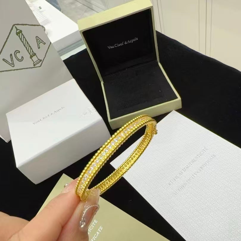 Exquisite Necklace and Bracelet Jewelry Collection