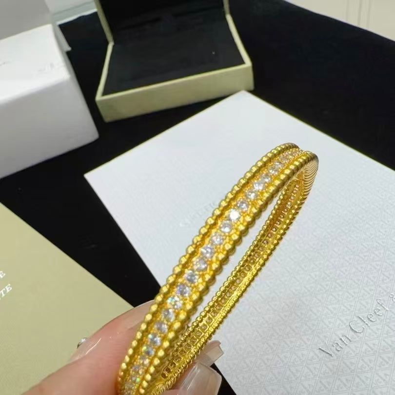 Exquisite Necklace and Bracelet Jewelry Collection