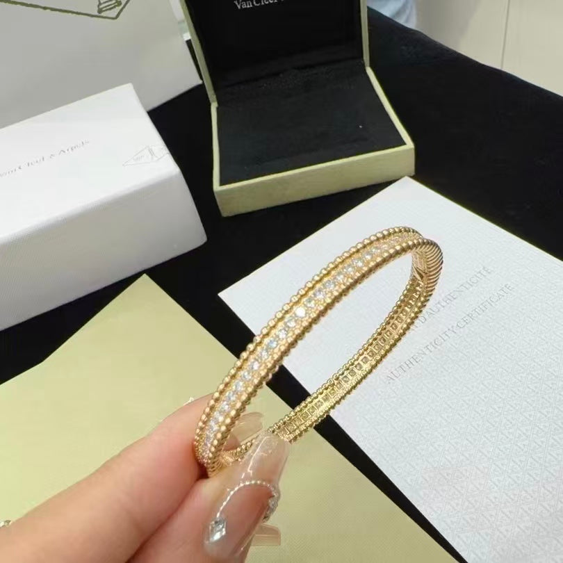 Exquisite Necklace and Bracelet Jewelry Collection