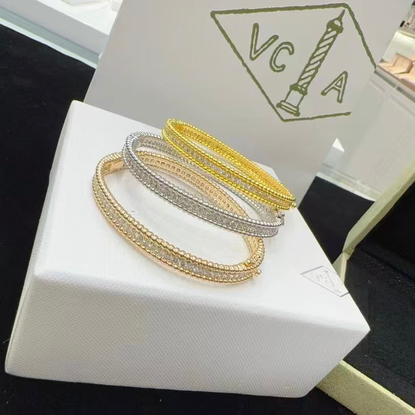 Exquisite Necklace and Bracelet Jewelry Collection