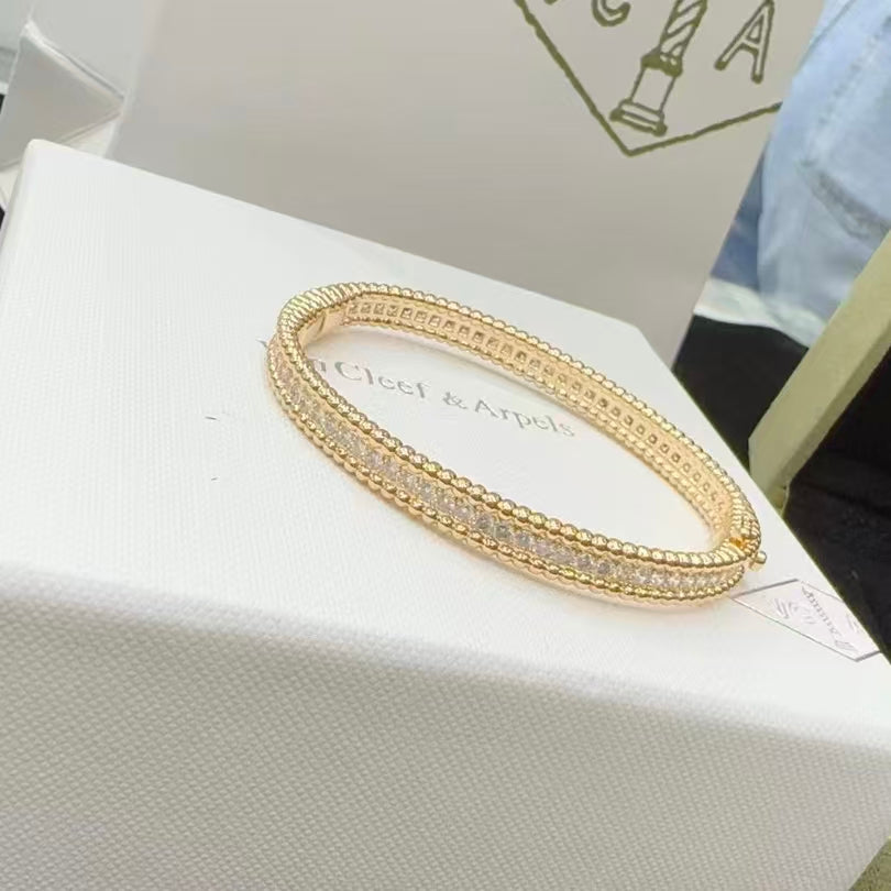 Exquisite Necklace and Bracelet Jewelry Collection