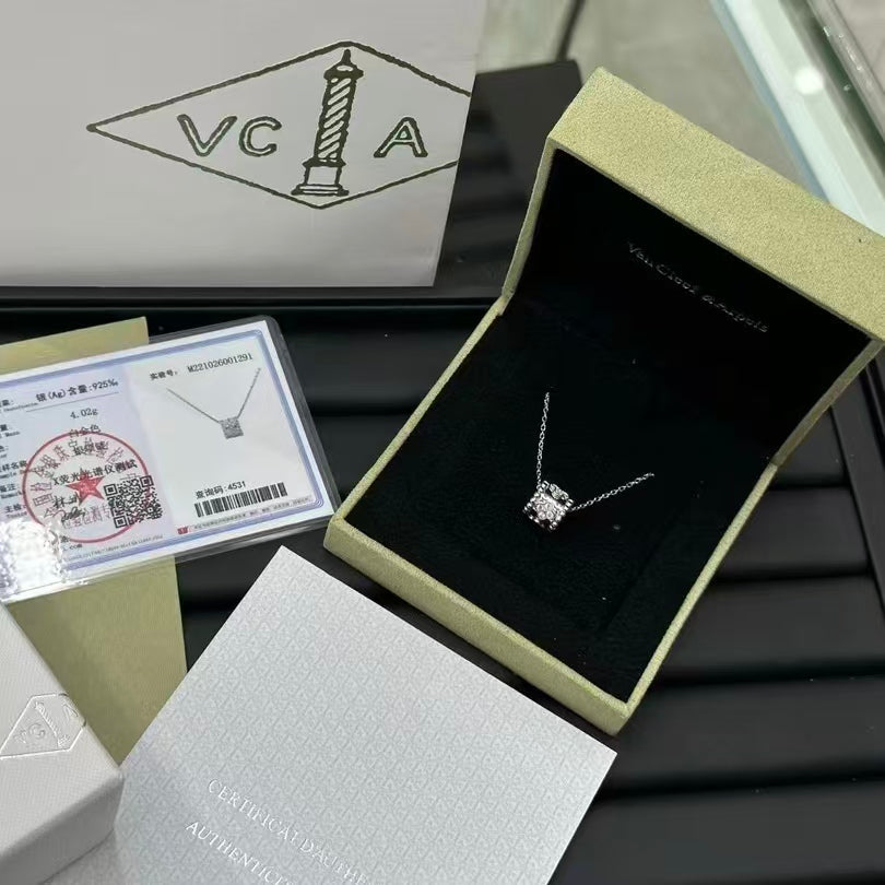 Exquisite Necklace and Bracelet Jewelry Collection