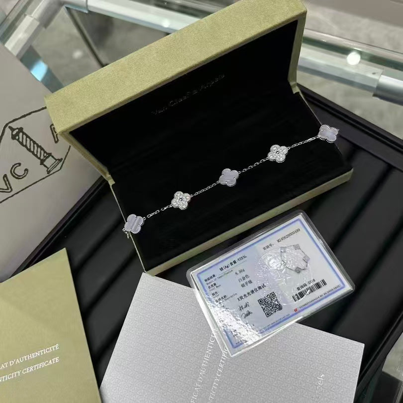 Exquisite Necklace and Bracelet Jewelry Collection