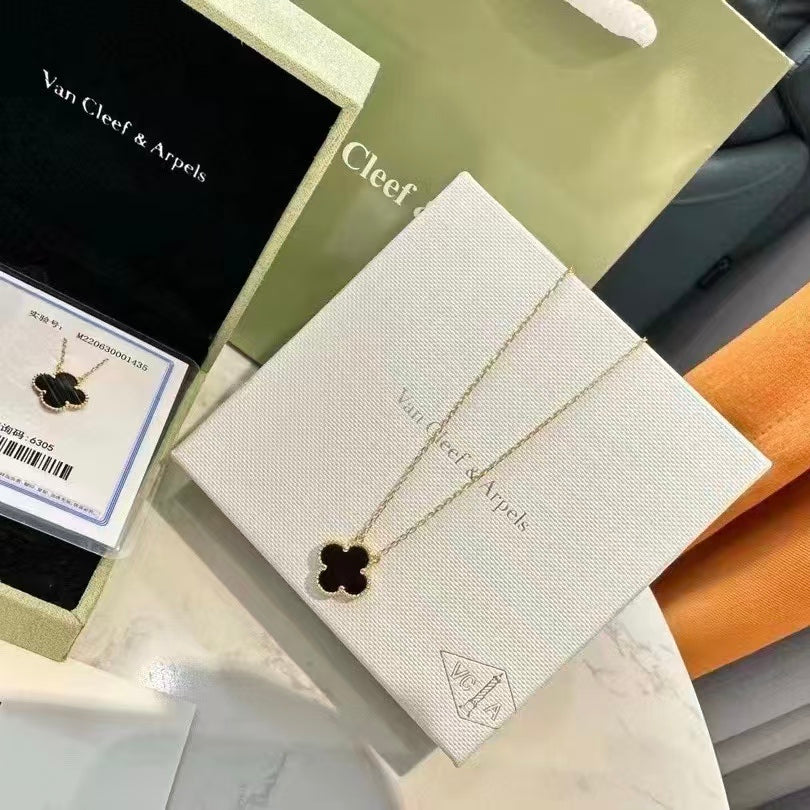 Exquisite Necklace and Bracelet Jewelry Collection