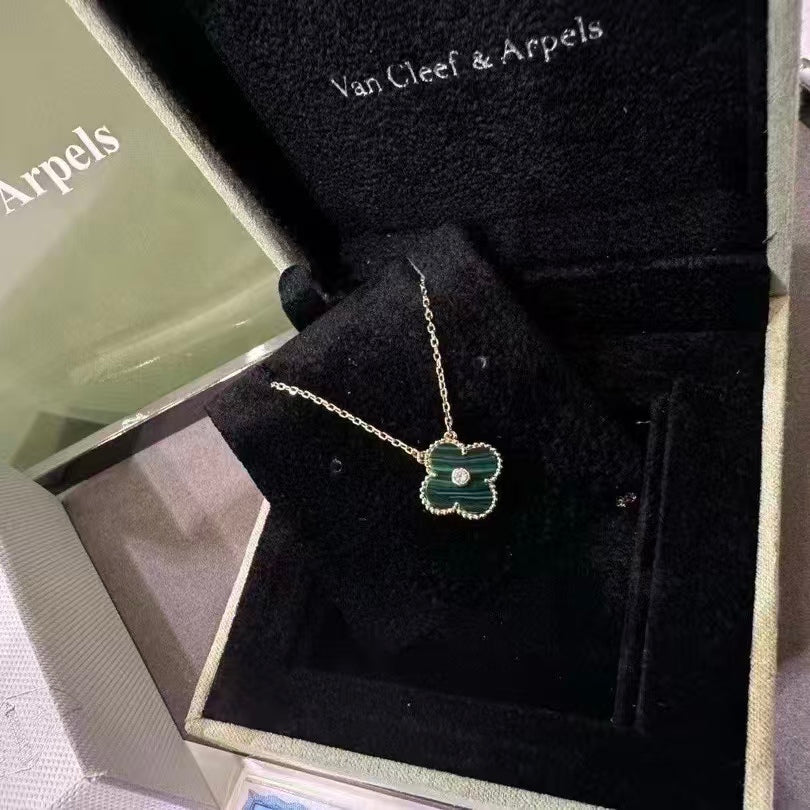 Exquisite Necklace and Bracelet Jewelry Collection