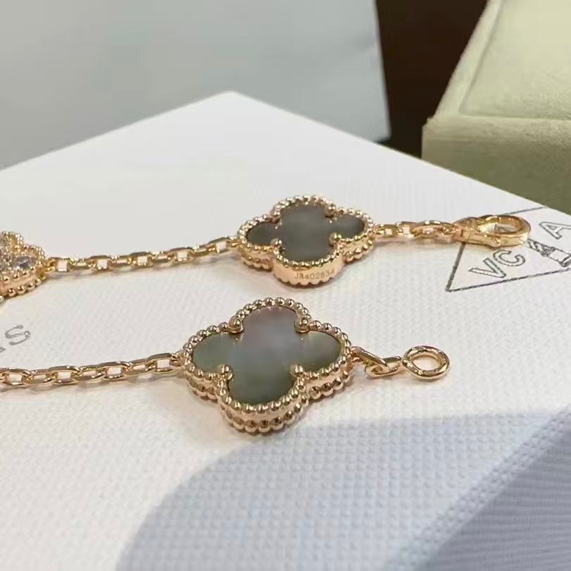 Exquisite Necklace and Bracelet Jewelry Collection