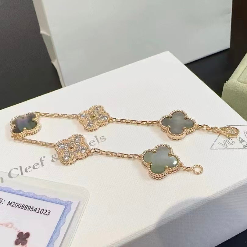Exquisite Necklace and Bracelet Jewelry Collection