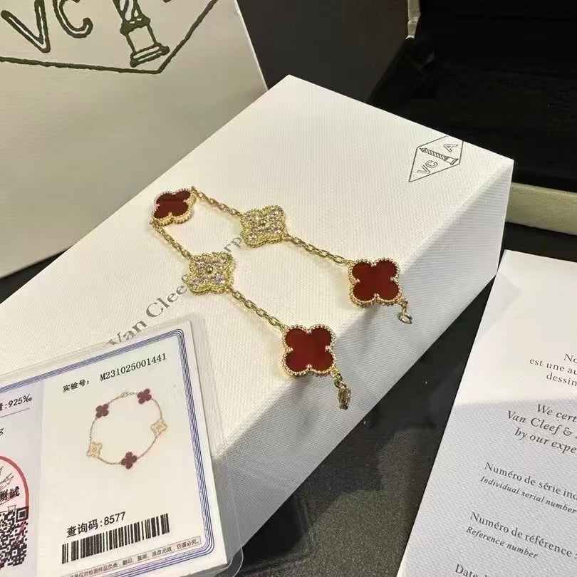 Exquisite Necklace and Bracelet Jewelry Collection