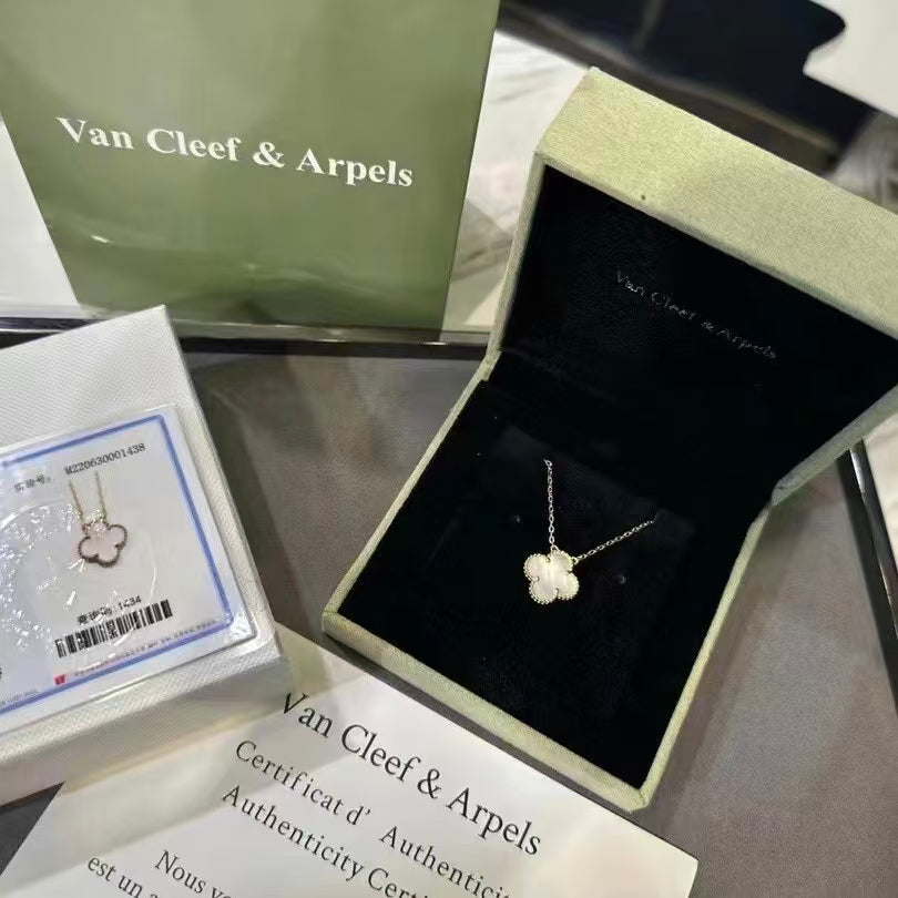 Exquisite Necklace and Bracelet Jewelry Collection