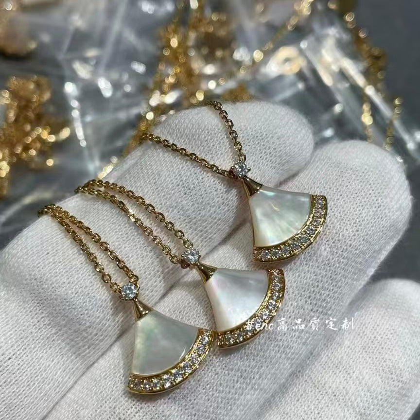 Exquisite Necklace and Bracelet Jewelry Collection