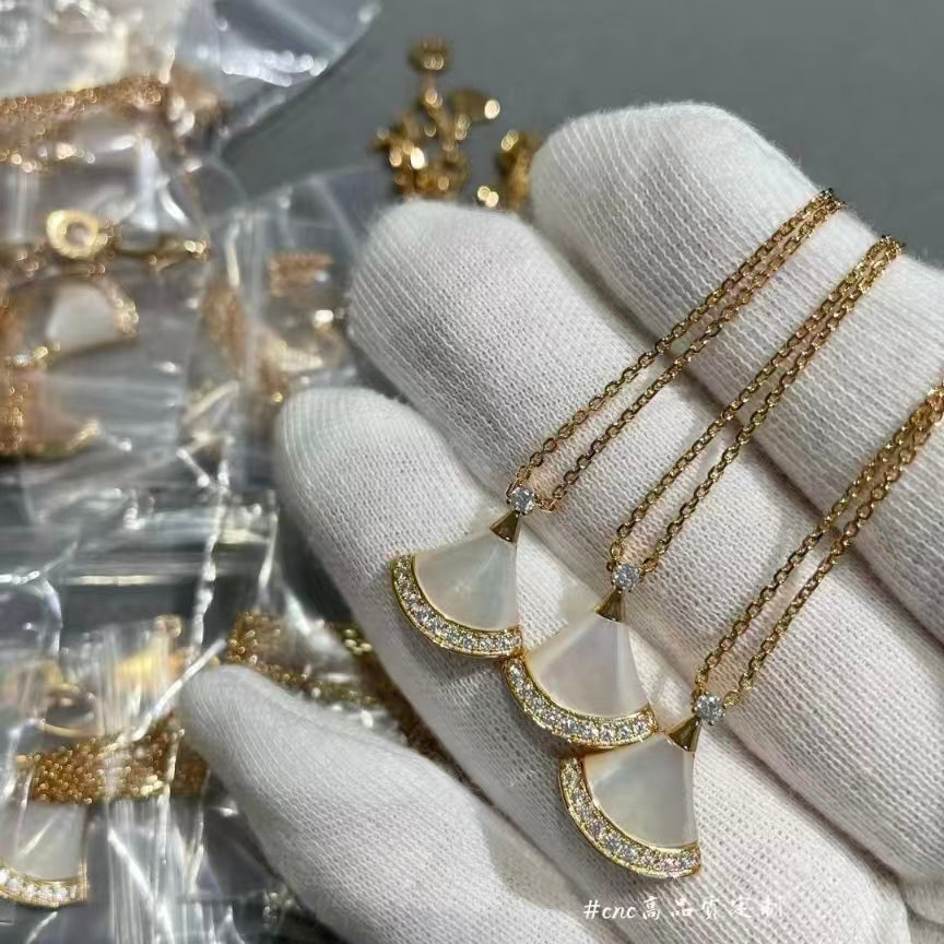 Exquisite Necklace and Bracelet Jewelry Collection