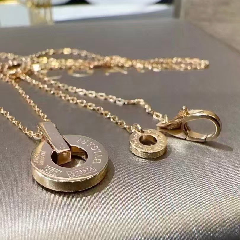 Exquisite Necklace and Bracelet Jewelry Collection