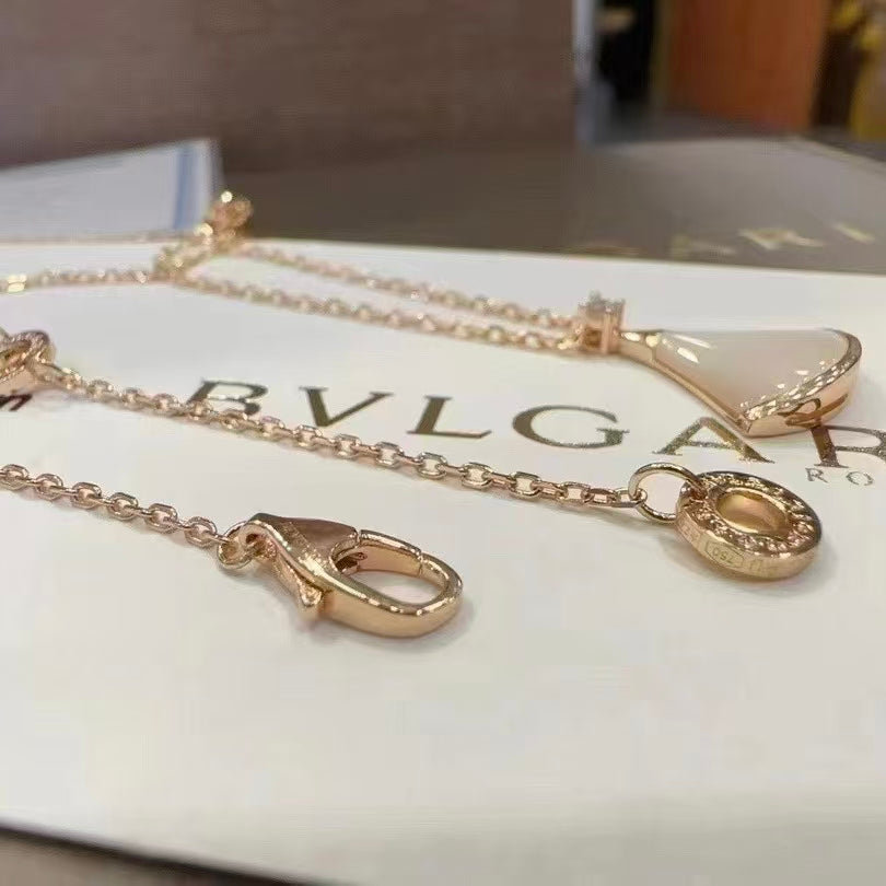 Exquisite Necklace and Bracelet Jewelry Collection