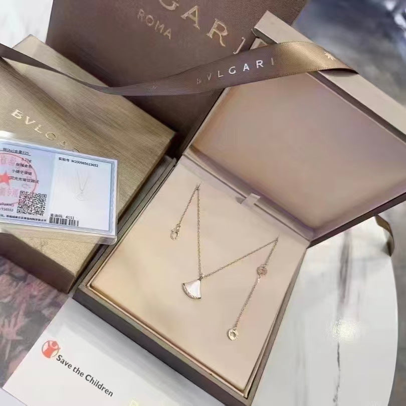 Exquisite Necklace and Bracelet Jewelry Collection